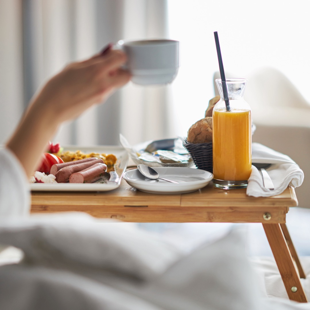 Hoteliers! Steuersparmodell durch Leistungspakete möglich. Hotel Leistungspakete – Frühstück im Bett. Frühstück und Übernachtung in einem Paket anbieten.