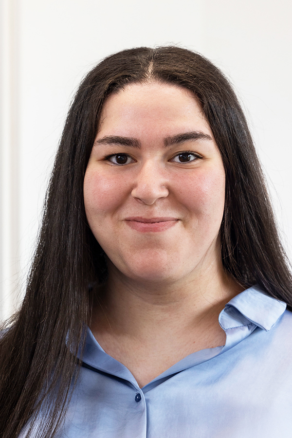 Laura Kömürcü
